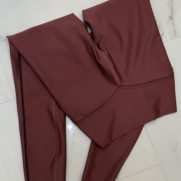 ALO Yoga Burguny/wine color  Leggings with Black Accents - Picture 3 of 6